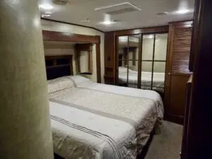 9915