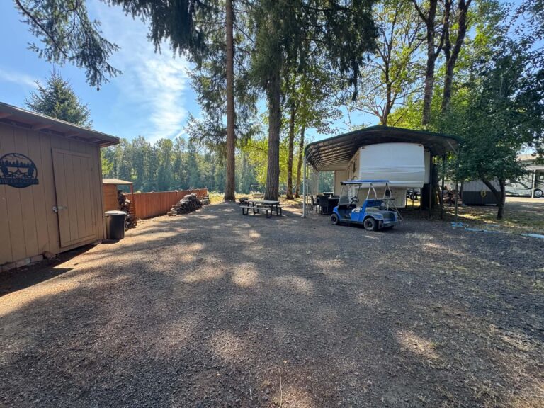 Lot 26 on 1 Pic 5